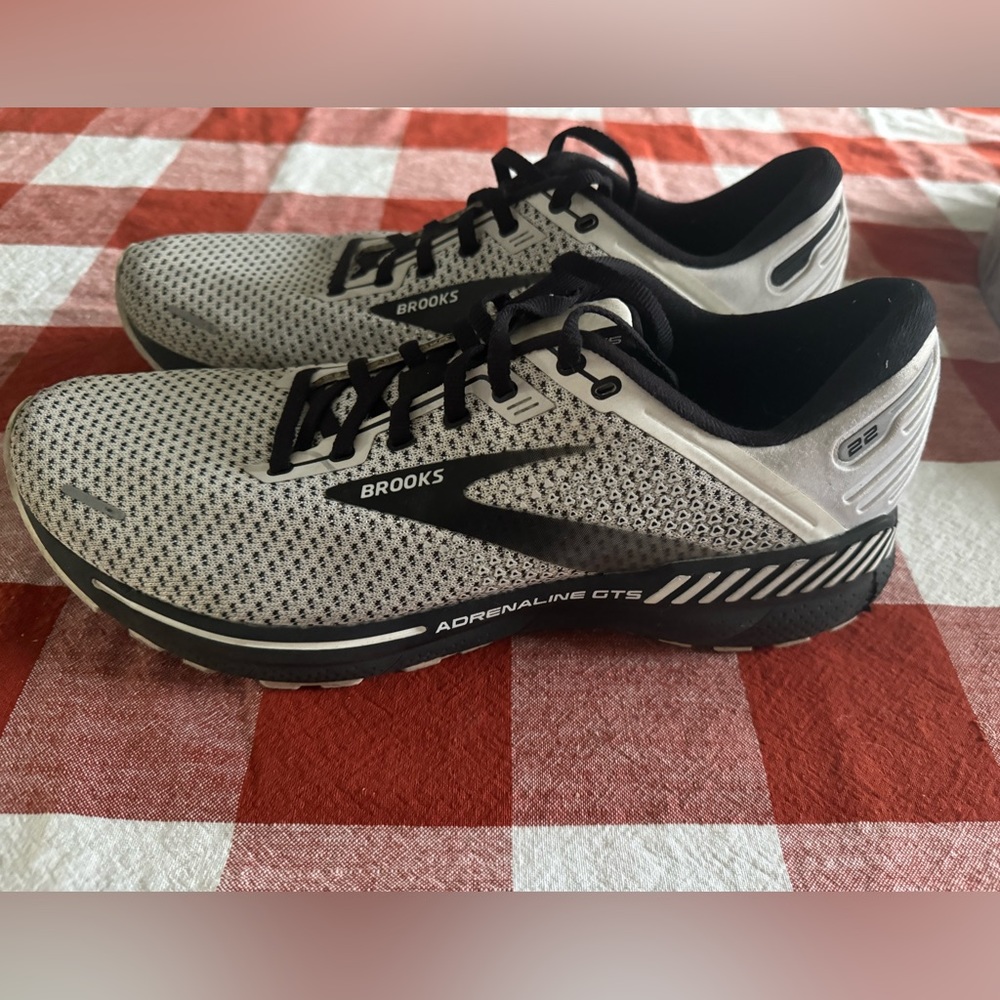 Men’s Brooks running shoes Size 12